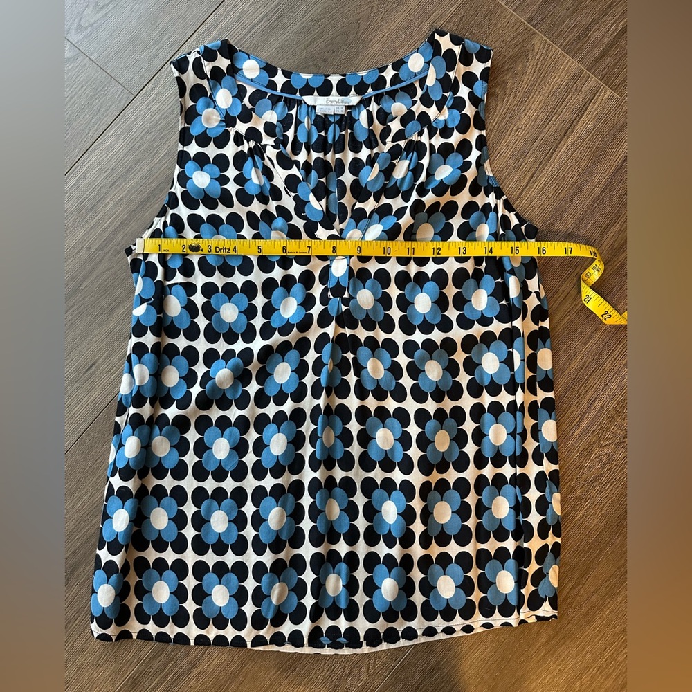 Boden Blue Sleeveless Floral Pattern V-neck Blouse